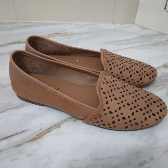 Lucky Brand | Tan Brown Laser Cut Slip On Loafer Flat Shoe | Size 7 - Picture 4 of 7